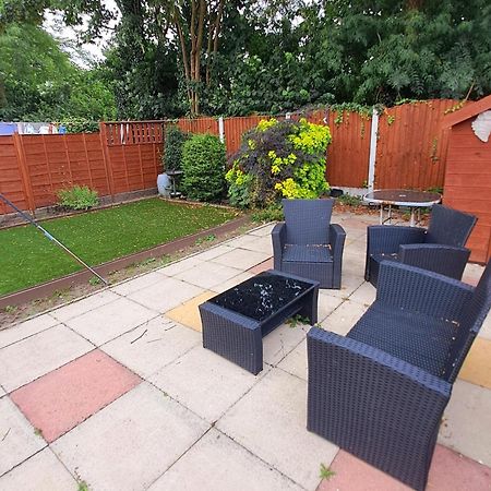 Dalton House - Three Bedroom Property Stretford Free Parking Near The Trafford Centre Mánchester Exterior foto